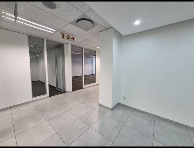 160M² OFFICE TO LET IN SANDTON CENTRAL